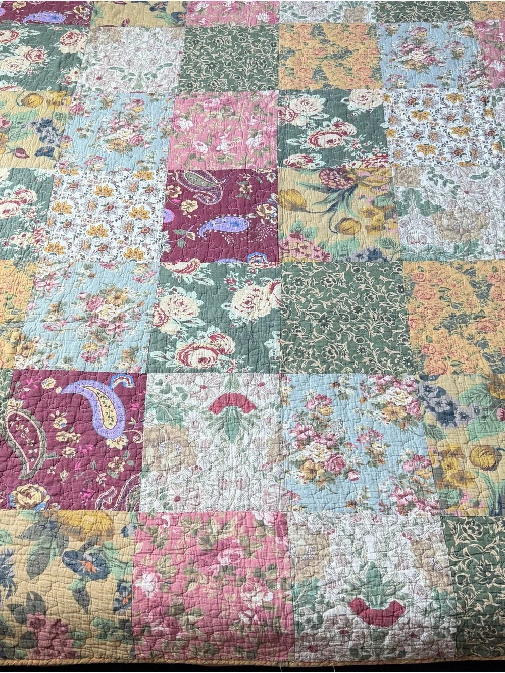 Floral Patchwork Quilt 70x90 Cotton Cotton Batting Cottage Queen Bedspread